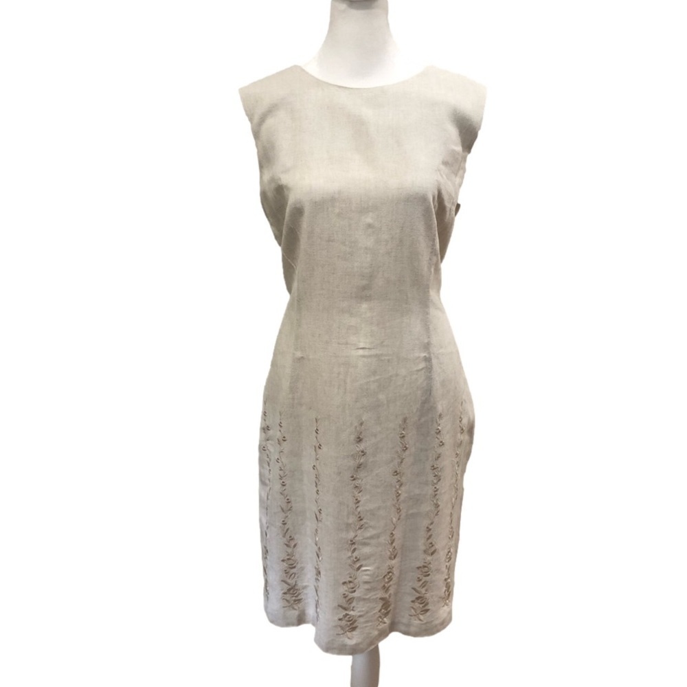 Bice linen blend sheath dress with embroidered embellishments. Sleeveless Size M